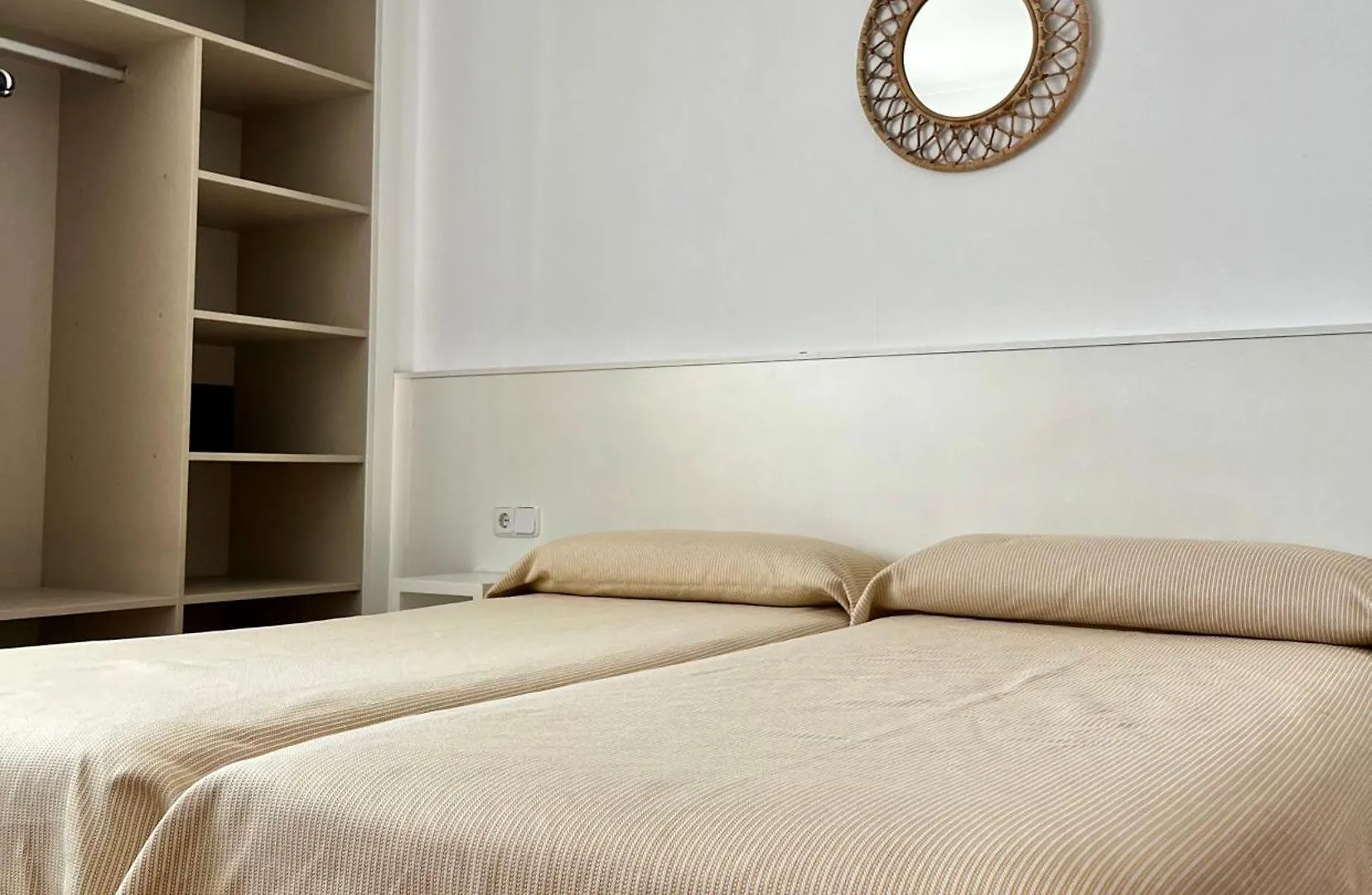 Apartamentos Cristina Cala Millor  0*, Cala Millor (Mallorca)